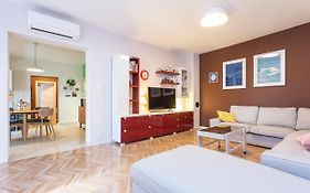 Cozy Flat Keko